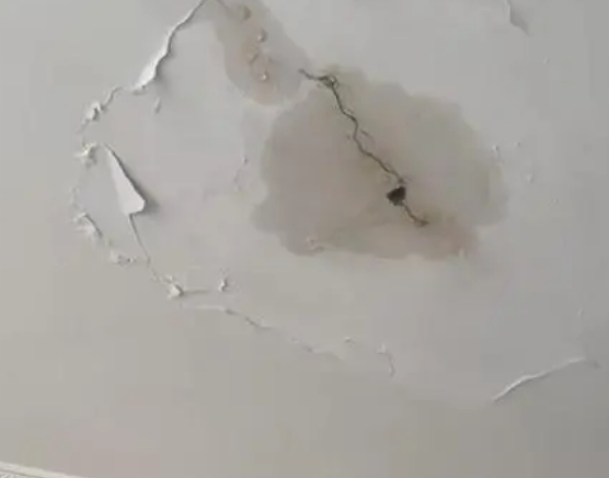 万秀阳台漏水维修公司分享下屋面防水工程质量问题原因分析